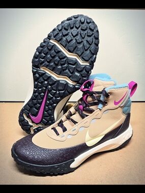 New 7Y Nike Terrascout Kids Boots Youth Hiking shoes and exploring boots